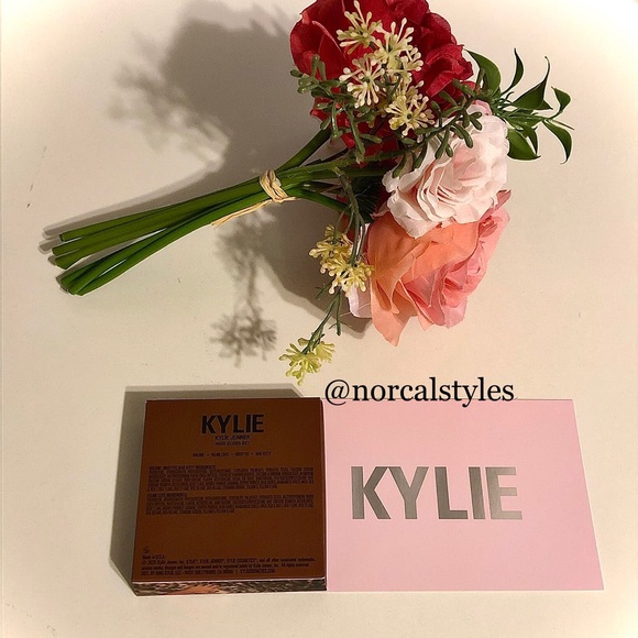 BNIB Limited Edition 4pc High Gloss Set - Picture 3 of 15